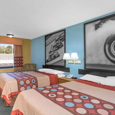 Super 8 By Wyndham Dunn Motel Екстериор снимка