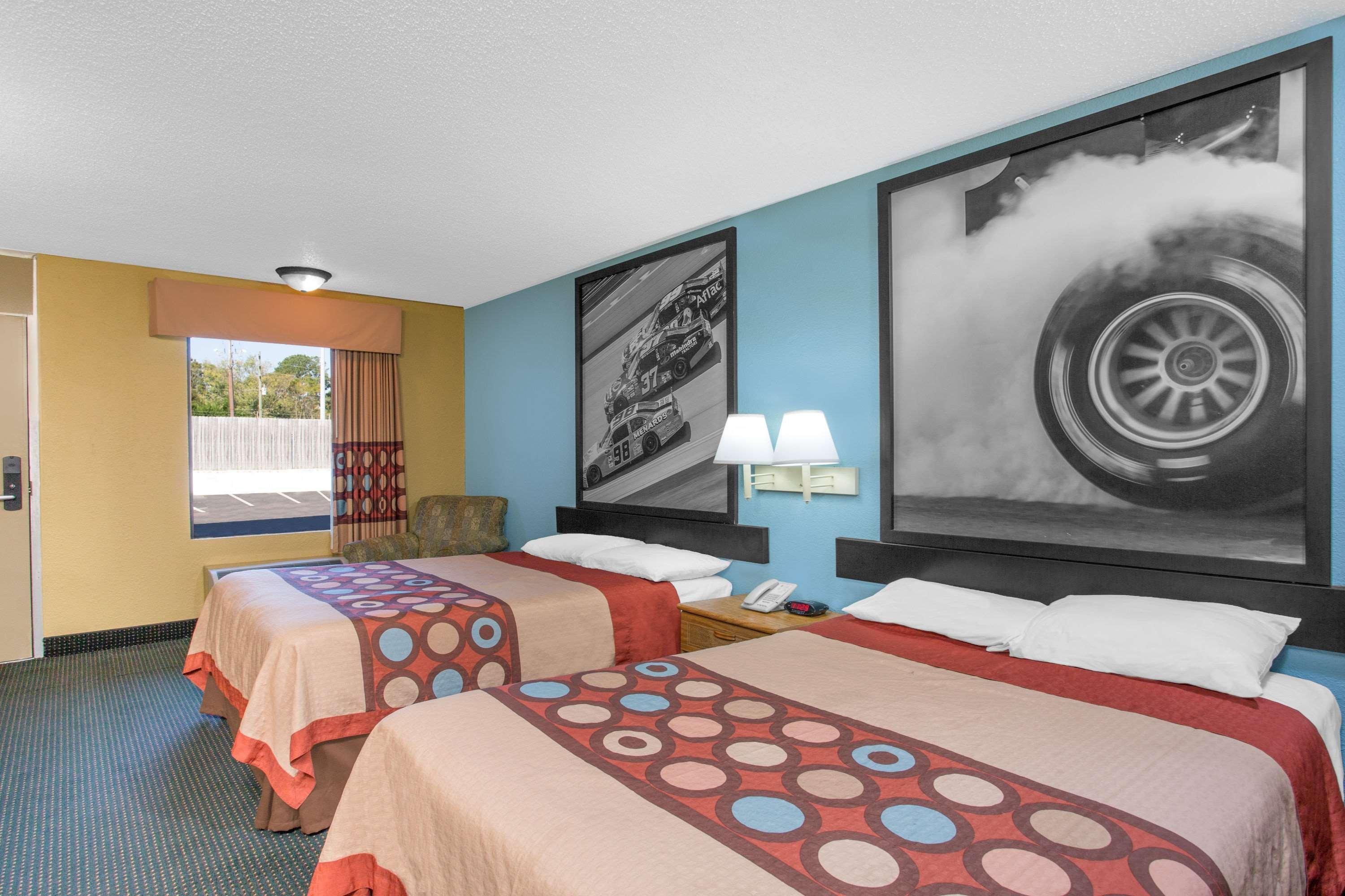 Super 8 By Wyndham Dunn Motel Екстериор снимка