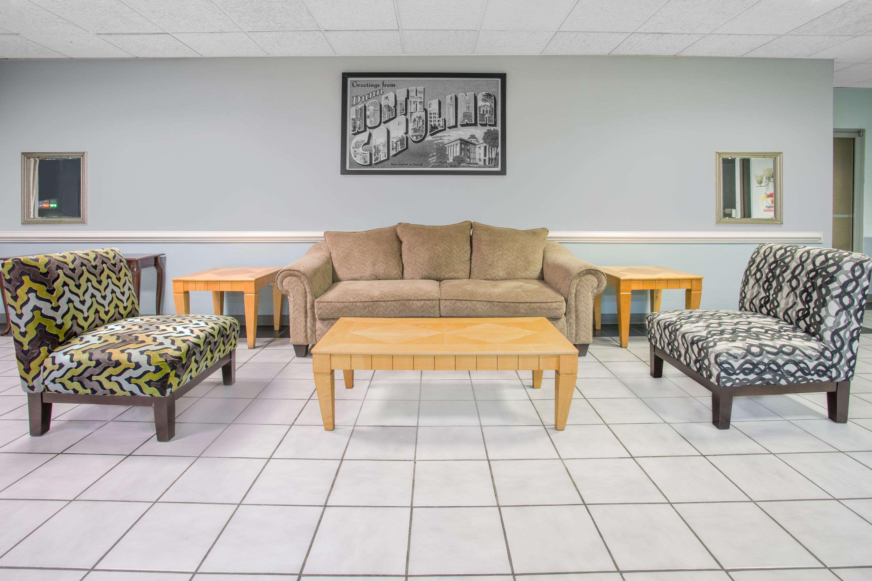 Super 8 By Wyndham Dunn Motel Екстериор снимка